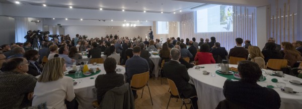 Gorka Urtaran  presenta la Estrategia 2015 para Vitoria-Gasteiz
