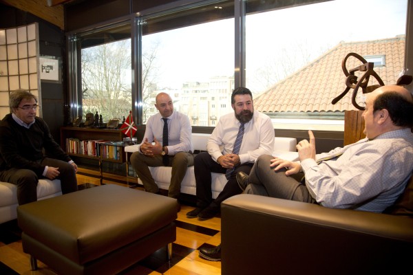 Andoni Ortuzar eta Juan Carlos Piñeiro, Compromiso por Galicia alderdiko idazkari nagusiaren arteko bilera