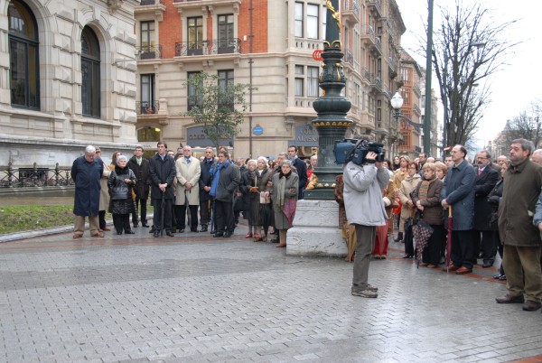Bilbao: Concentración en repulsa por el asesinato de Inazio Uria 