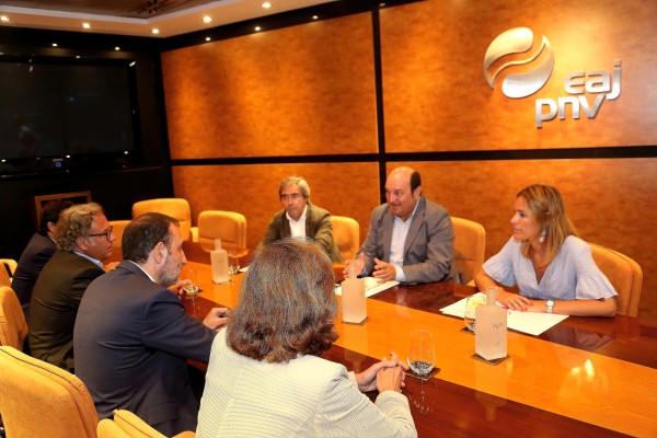 Delegación de Units per Avançar en Sabin Etxea