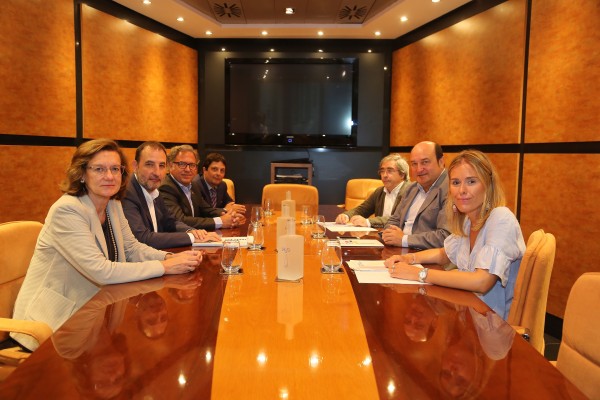 Delegación de Units per Avançar en Sabin Etxea