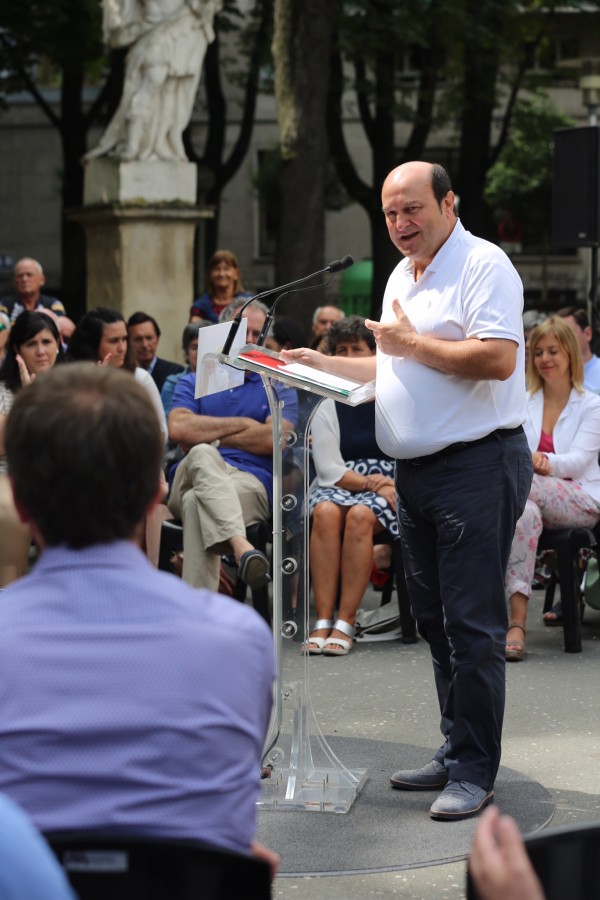 Andoni Ortuzar, Ramiro González, Gorka Urtaran. Presentación de los candidatos a diputado general de Álava y alcalde de Vitoria-Gasteiz