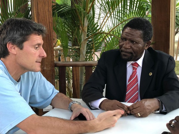 Mikel Burzako y Jokin Bildarratz con UNITA en Angola