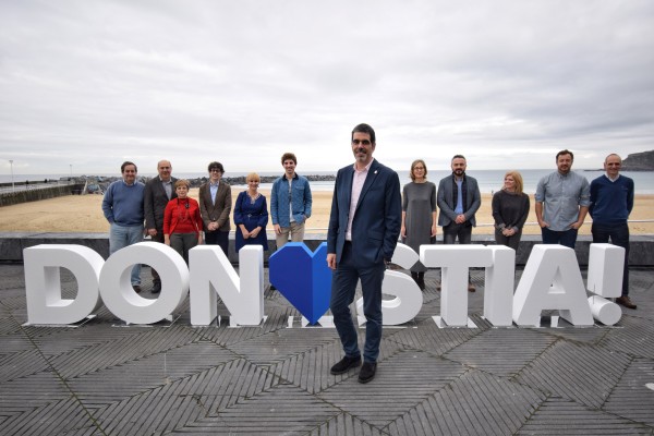 Donostiaren aldeko manifestua eta hauteskunde kanpainiako leloa