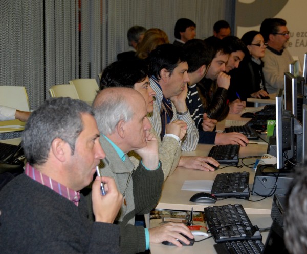 Presentación herramientas de participación de www.eaj-pnv.eu