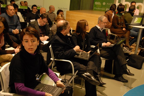 Presentación herramientas de participación de www.eaj-pnv.eu