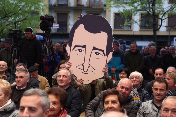 Mitin Zornotza. idoia Sagastizabal, Aitor Esteban, Andoni Ortuzar 