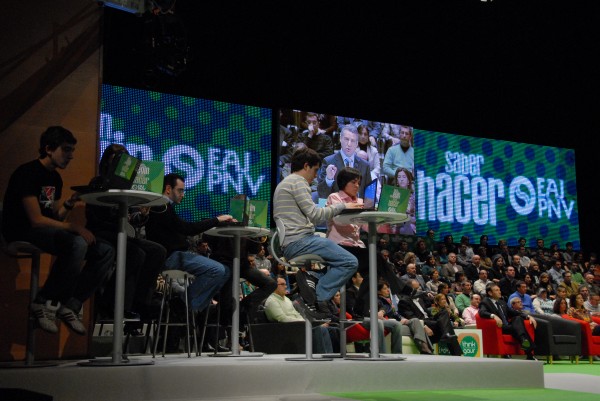 Los blogeros en el escenario 