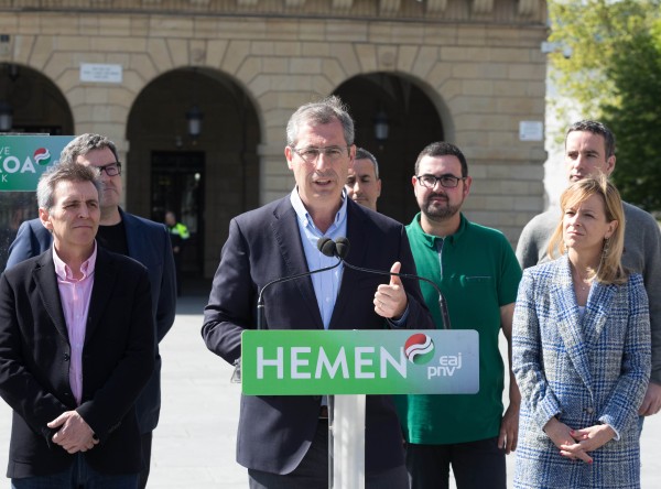 Acto Comunicación. Irun. Markel Olano, Xabier Iridoy