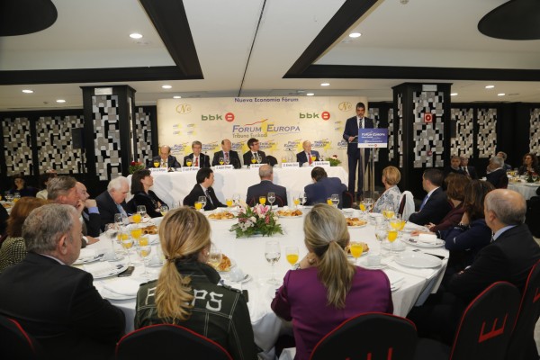 Forum Nueva Economía. Juan Mari Aburto, Eneko Goia, Gorka Urtaran.