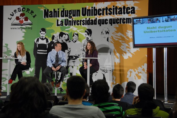 Acto en la Universidad