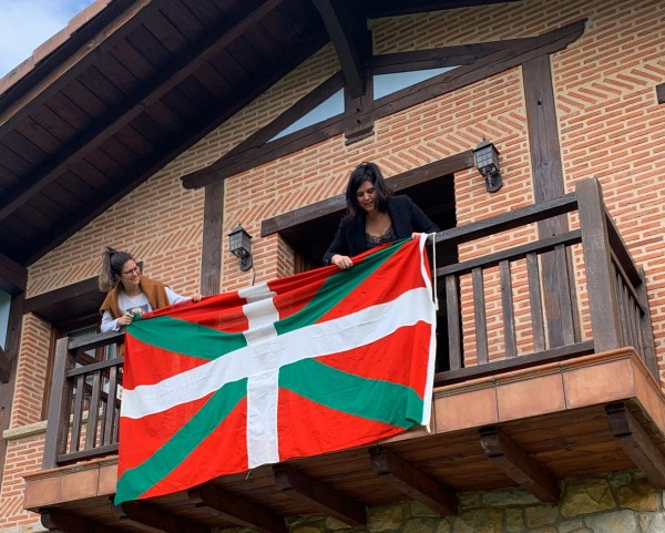 Aberri Eguna 2020 Lortuko dugu - Euskadi Aurrera - Ikurriña Etxean