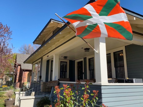 Aberri Eguna 2020 Lortuko dugu - Euskadi Aurrera - Ikurriña Etxean