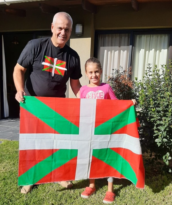 Aberri Eguna 2020 Lortuko dugu - Euskadi Aurrera - Ikurriña Etxean