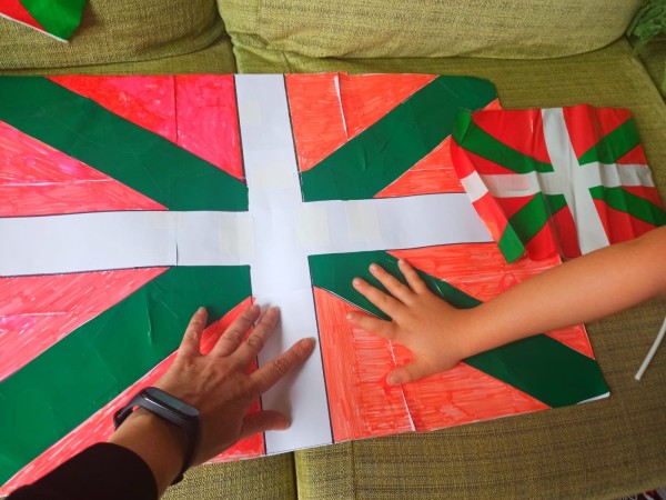 Aberri Eguna 2020 Lortuko dugu - Euskadi Aurrera - Ikurriña Etxean