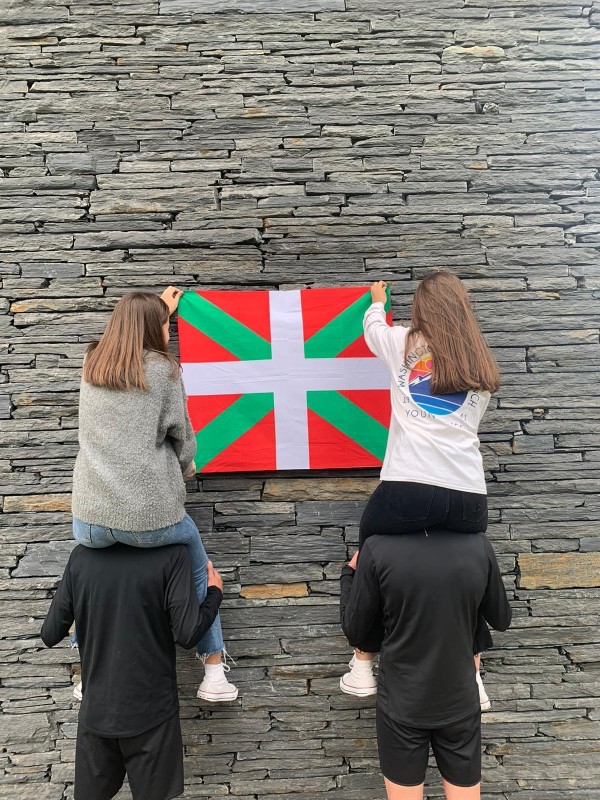 Aberri Eguna 2020 Lortuko dugu - Euskadi Aurrera - Ikurriña Etxean