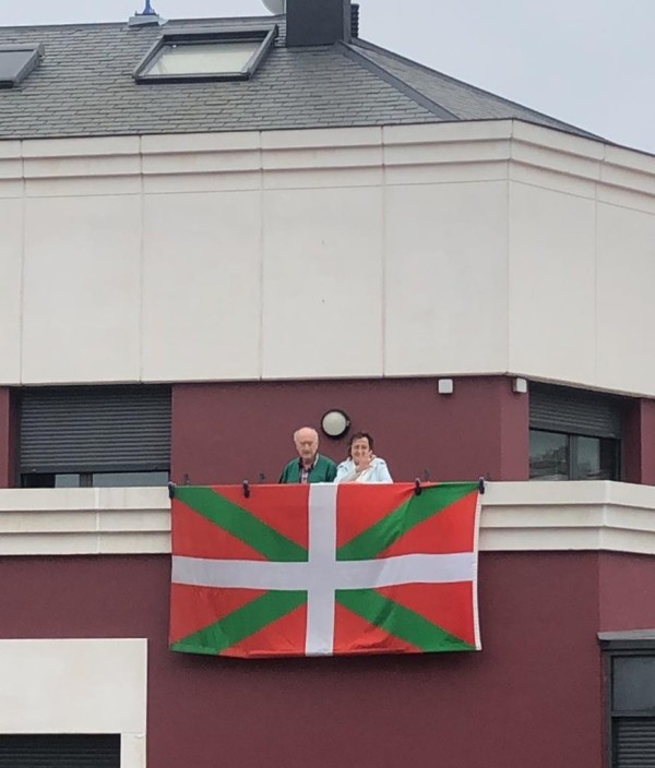 Aberri Eguna 2020 Lortuko dugu - Euskadi Aurrera - Ikurriña Etxean