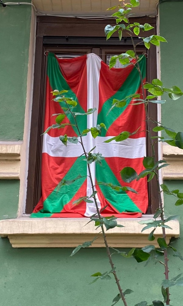 Aberri Eguna 2020 Lortuko dugu - Euskadi Aurrera - Ikurriña Etxean