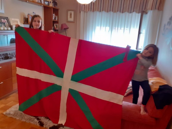 Aberri Eguna 2020 Lortuko dugu - Euskadi Aurrera - Ikurriña Etxean