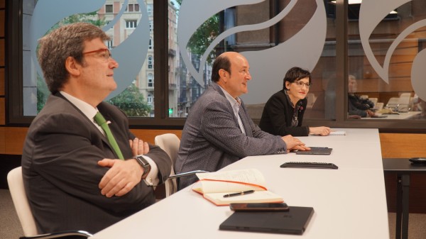 Ortuzar y Bonvehí se han reunido con alcaldes y alcaldesas de EAJ-PNV y PDeCAT 