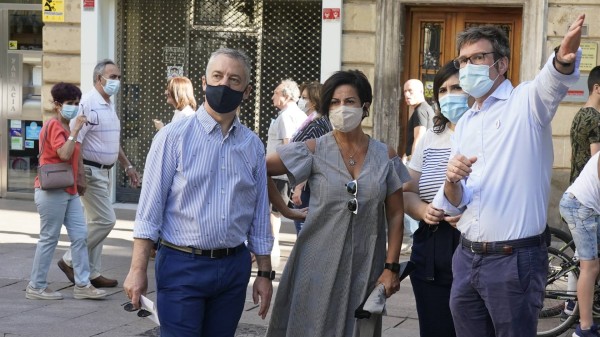 Gasteiztik ibilbidea. Jone Berriozabal, Gorka Urtaran, Iñigo Urkullu.