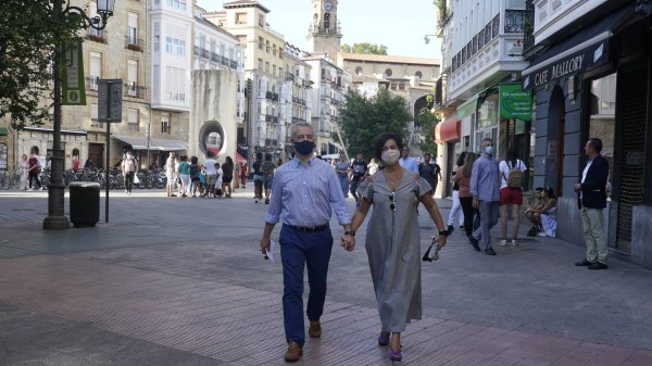 Paseo por Vitoria Gasteiz. Jone Berriozabal, Gorka Urtaran, Iñigo Urkullu.