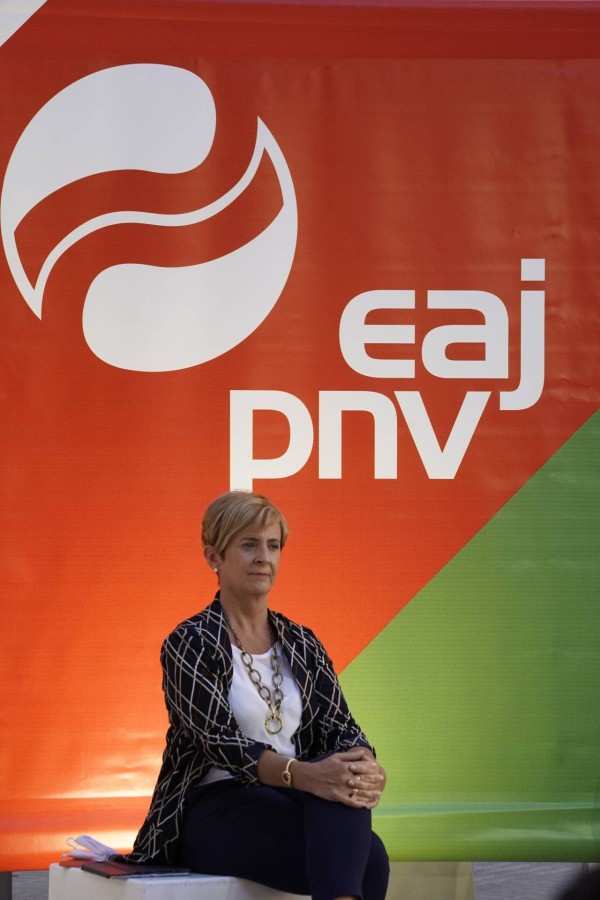 Mitina Oion. Ramiro González, Arantxa Tapia, Iñigo Urkullu.