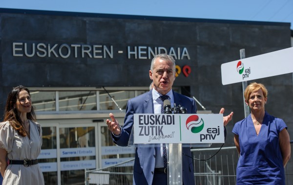 Eurorregioari buruzko ekitaldia. Iñigo Urkullu, Arantxa Tapia.