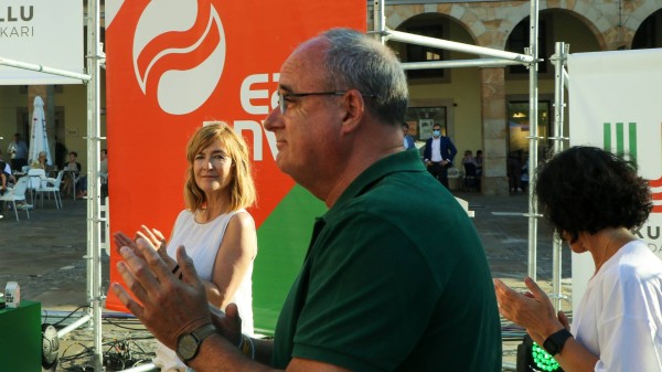 Mitina Zumarraga. Bakartxo Tejeria, Iñigo Urkullu, Andoni Ortuzar.