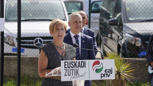 Industriari buruzko ekitaldia. Iñigo Urkullu, Arantxa Tapia.