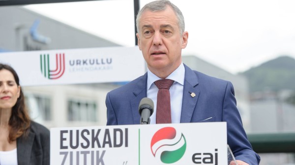 Industriari buruzko ekitaldia - Hernani Iñigo Urkullu Arantxa Tapia