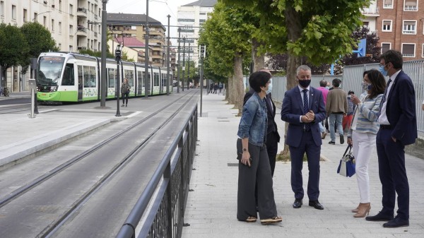 Iñigo Urkullu, Estefanía Beltran de Heredia, Beatriz Artolazabal, Ramiro González y Gorka Urtaran