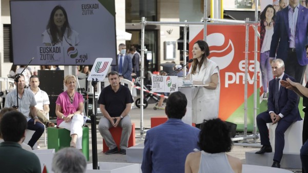 Mitina Donostia. Bakartxo Tejeria, Iñigo Urkullu, Andoni Ortuzar	