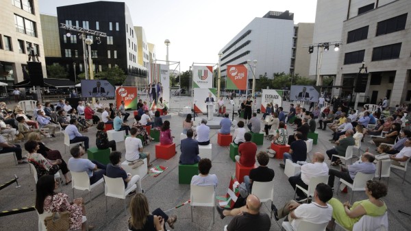 Mitin Donostia. Bakartxo Tejeria, Iñigo Urkullu, Andoni Ortuzar	