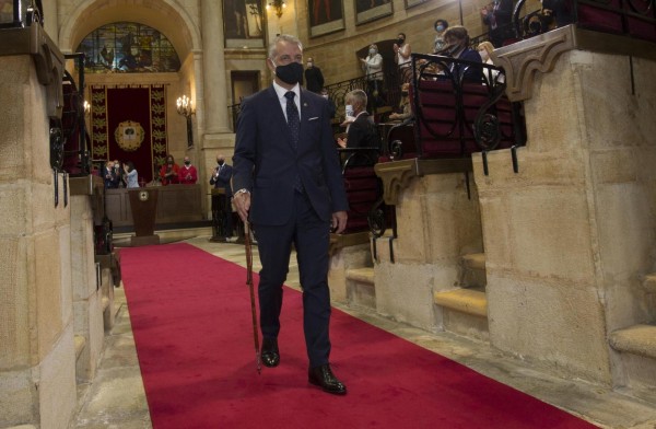 Iñigo Urkullu lehendakariak Gernikako zuhaitzaren azpian egin du karguaren zina - 2020