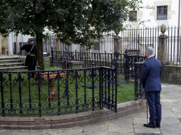 Iñigo Urkullu lehendakariak Gernikako zuhaitzaren azpian egin du karguaren zina - 2020