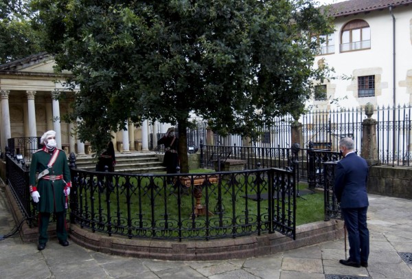 Lehendakari Iñigo Urkullu jura su cargo ante el árbol de Gernika - 2020