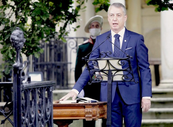 Iñigo Urkullu lehendakariak Gernikako zuhaitzaren azpian egin du karguaren zina - 2020