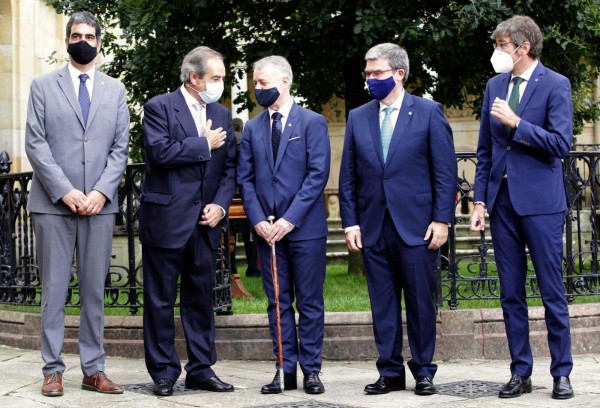 Iñigo Urkullu lehendakariak Gernikako zuhaitzaren azpian egin du karguaren zina - 2020