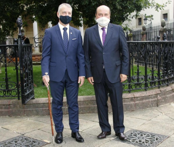 Iñigo Urkullu lehendakariak Gernikako zuhaitzaren azpian egin du karguaren zina - 2020