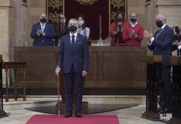 Iñigo Urkullu lehendakariak Gernikako zuhaitzaren azpian egin du karguaren zina - 2020