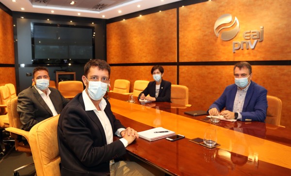 Izaskun Bilbao Barandica, Aitor Esteban,  Estefanía Beltrán de Heredia, Antoni Amengual y Tolo Gili