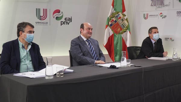 Andoni Ortuzar se reúne con Juan Guaidó