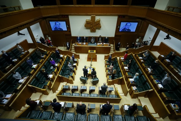 Pleno Ordinario en el Parlamento Vasco (19-11-2020)