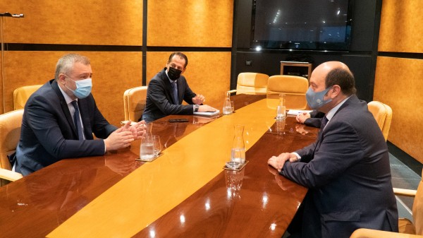  Andoni Ortuzar Sabin Etxean batzartu da gaur goizean Georgia-ko enbaxadore Ilia Giorgadzerekin