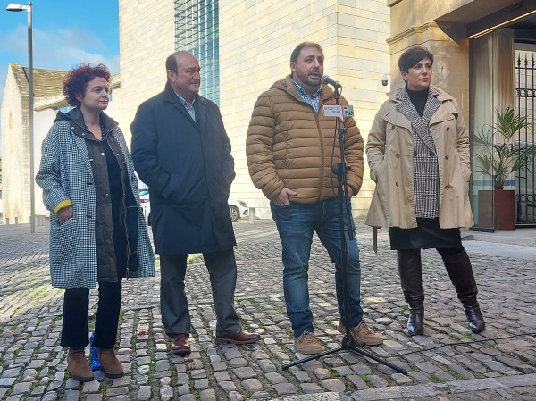 Entzunez Eraiki - Iruñea