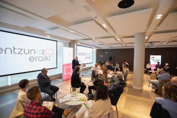 Entzunez Eraiki - Donostia