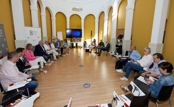 Entzunez Eraiki - Agora, Vitoria Gasteiz