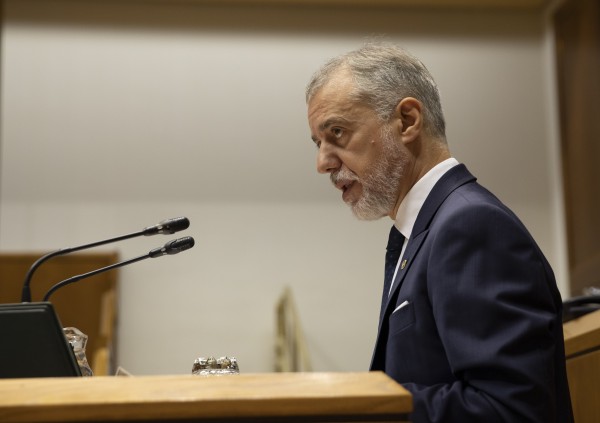 Politika orokorrari buruzko eztabaida