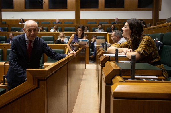 Pleno Ordinario en el Parlamento Vasco (27-10-2022)